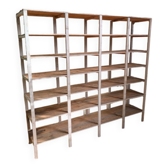 Grocer's shelf
