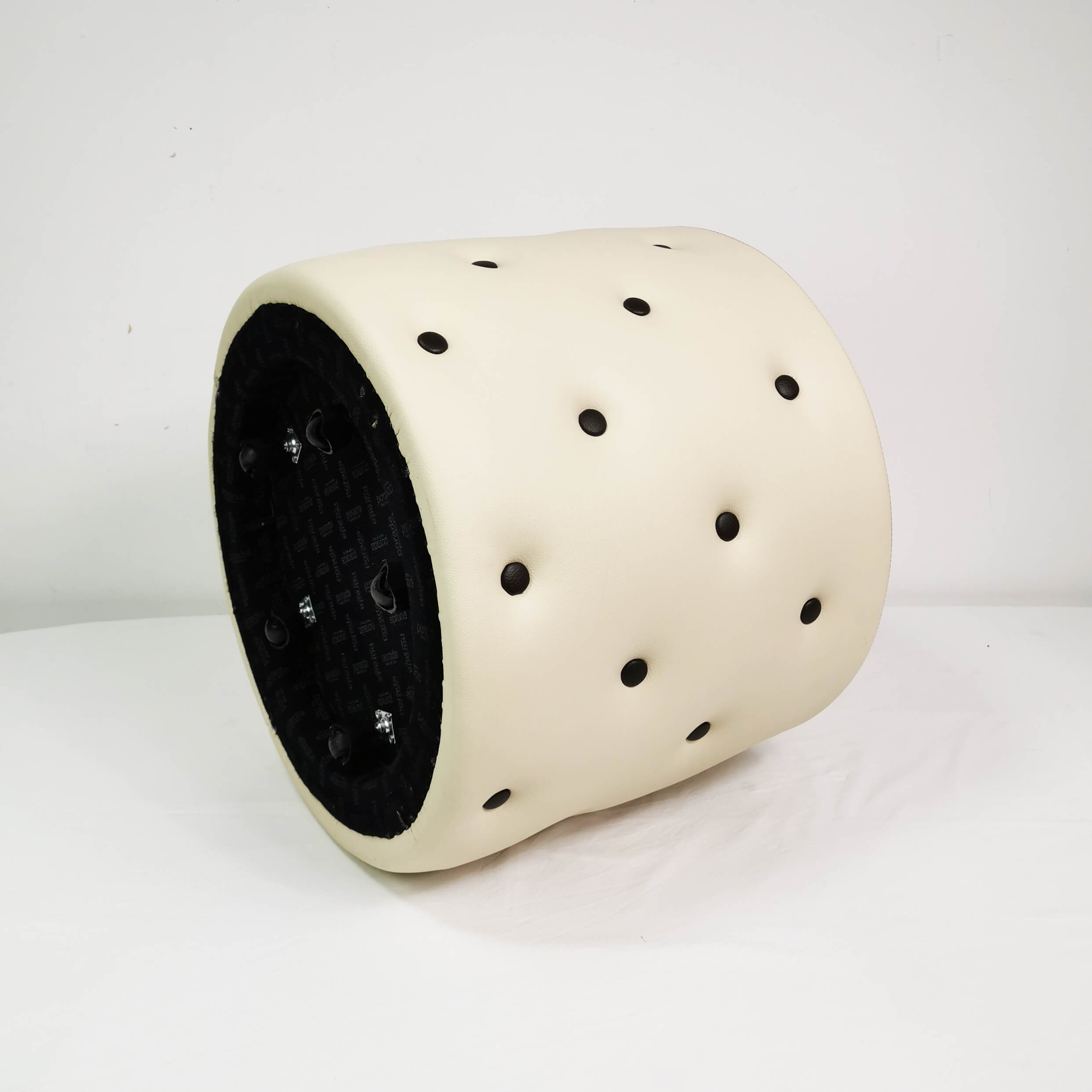 Snap pouffe, Advice, Italy, 2015.