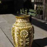Ceramic vase