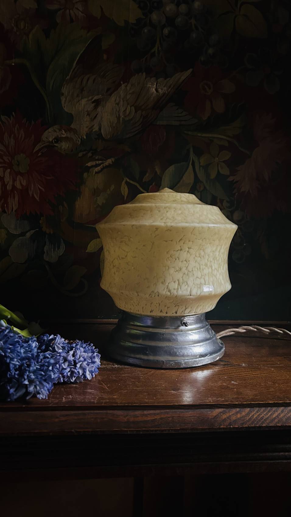 Art Deco lamp in yellow Clichy glass