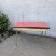 Table en formica rouge