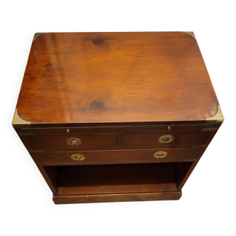 Meuble d'appoint anglais en placage d'if cuir et laiton