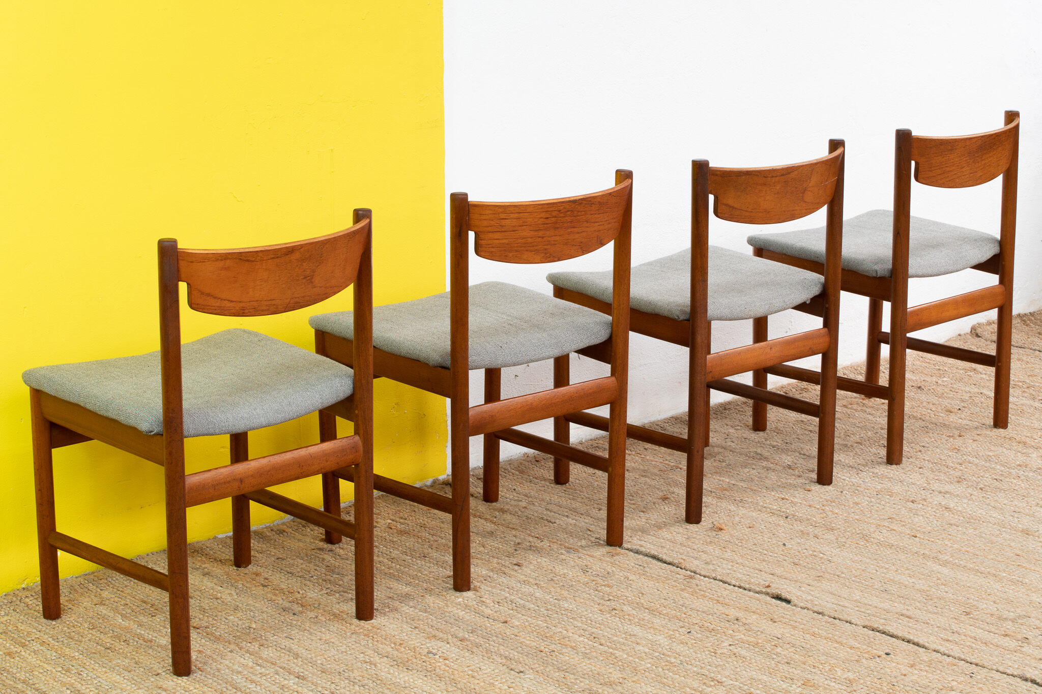 4 chaises scandinaves vintage – 44 cm