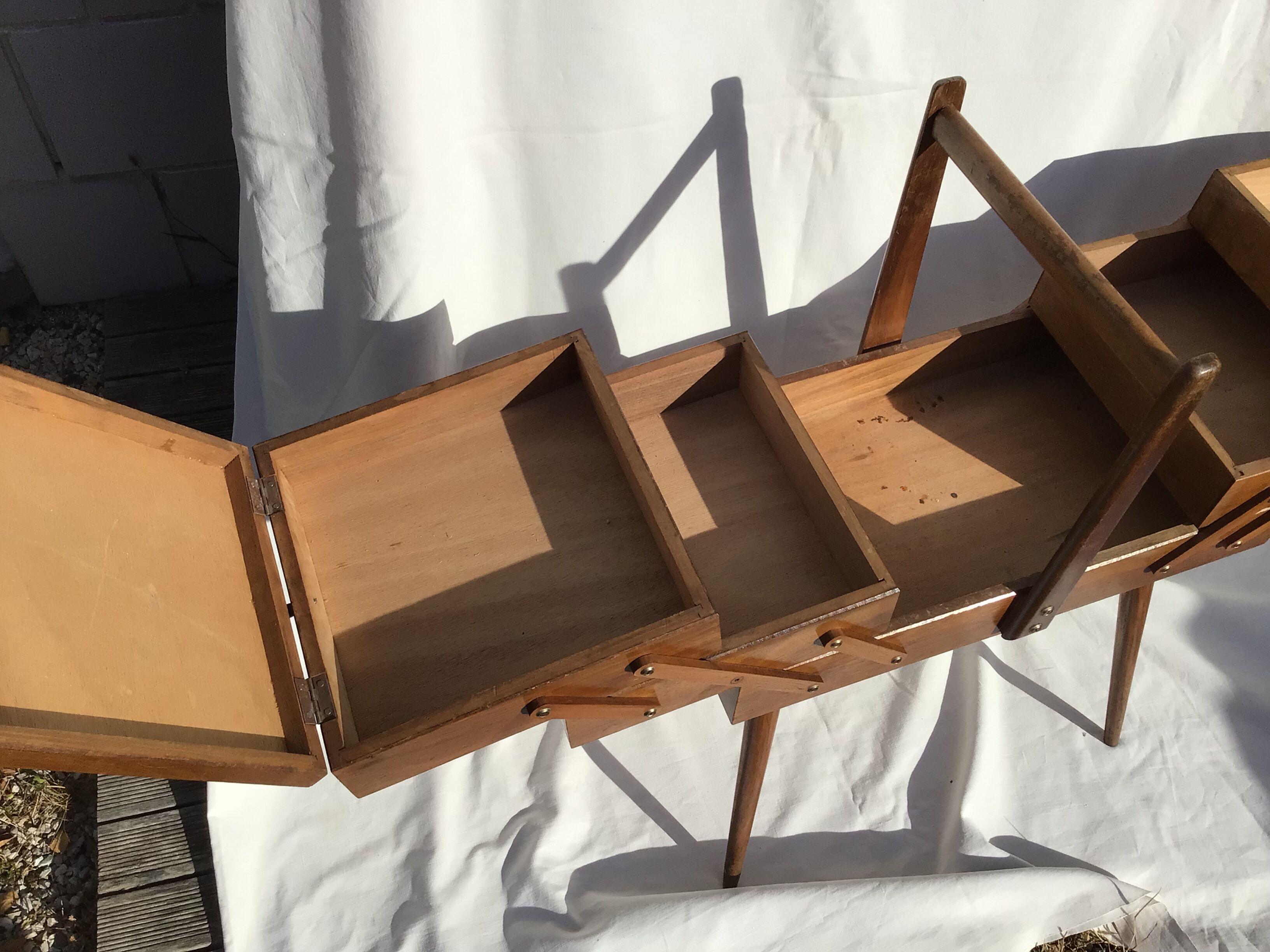 Deploying worker wood spindle feet