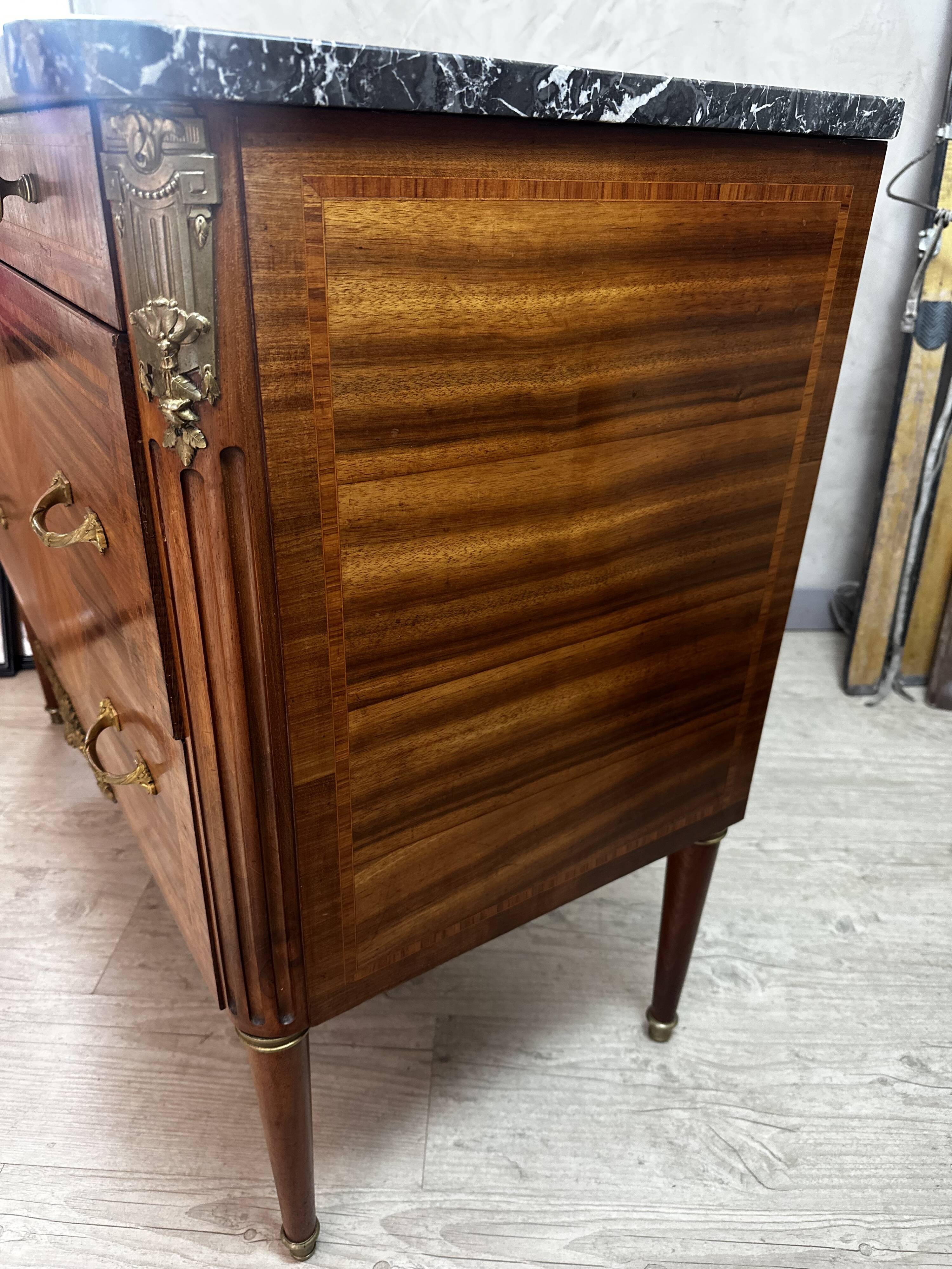 Marquetry chest of drawers