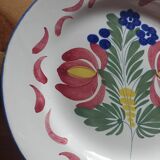 Assiette en faïence de l'Est