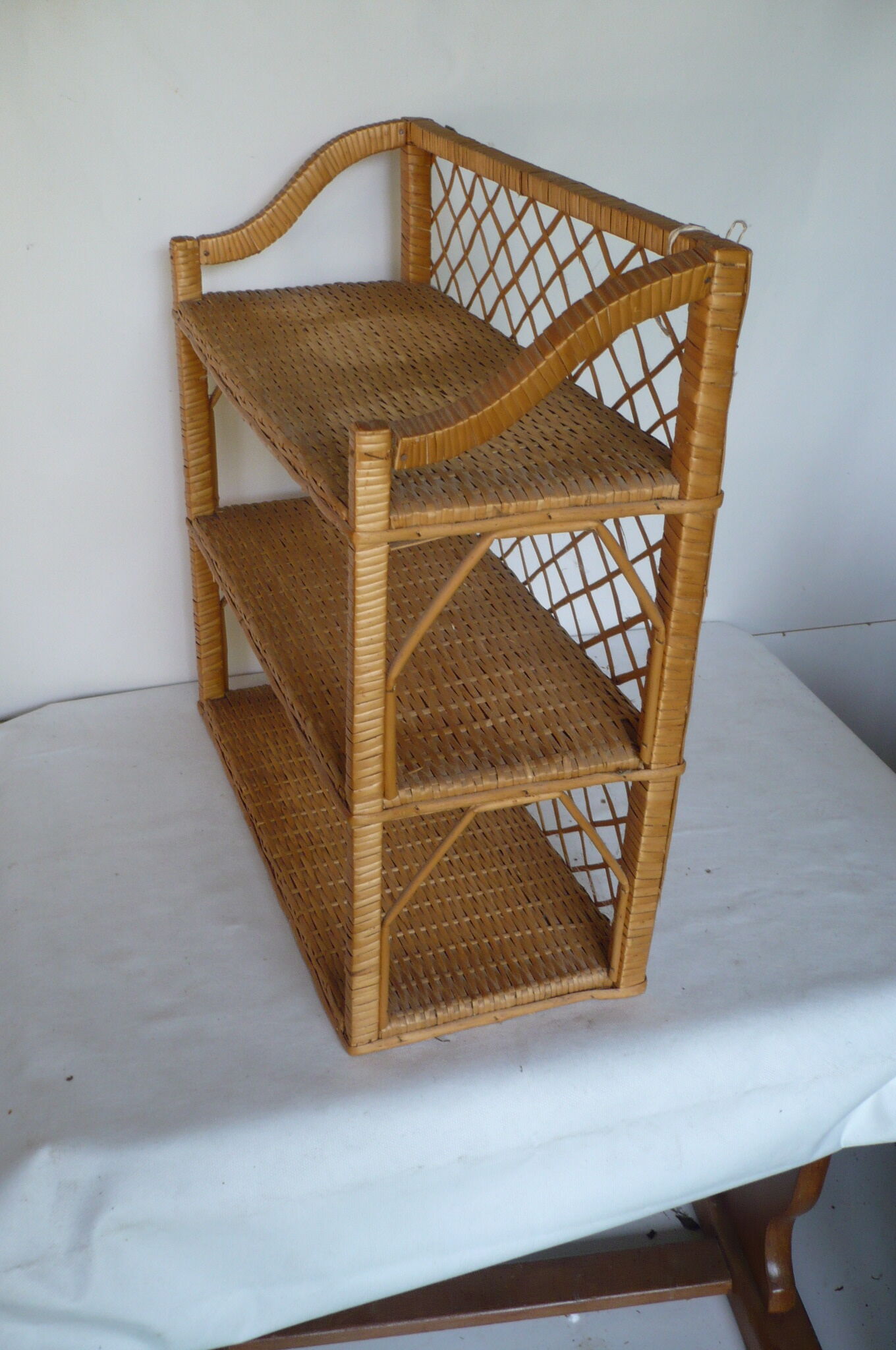Wicker shelf