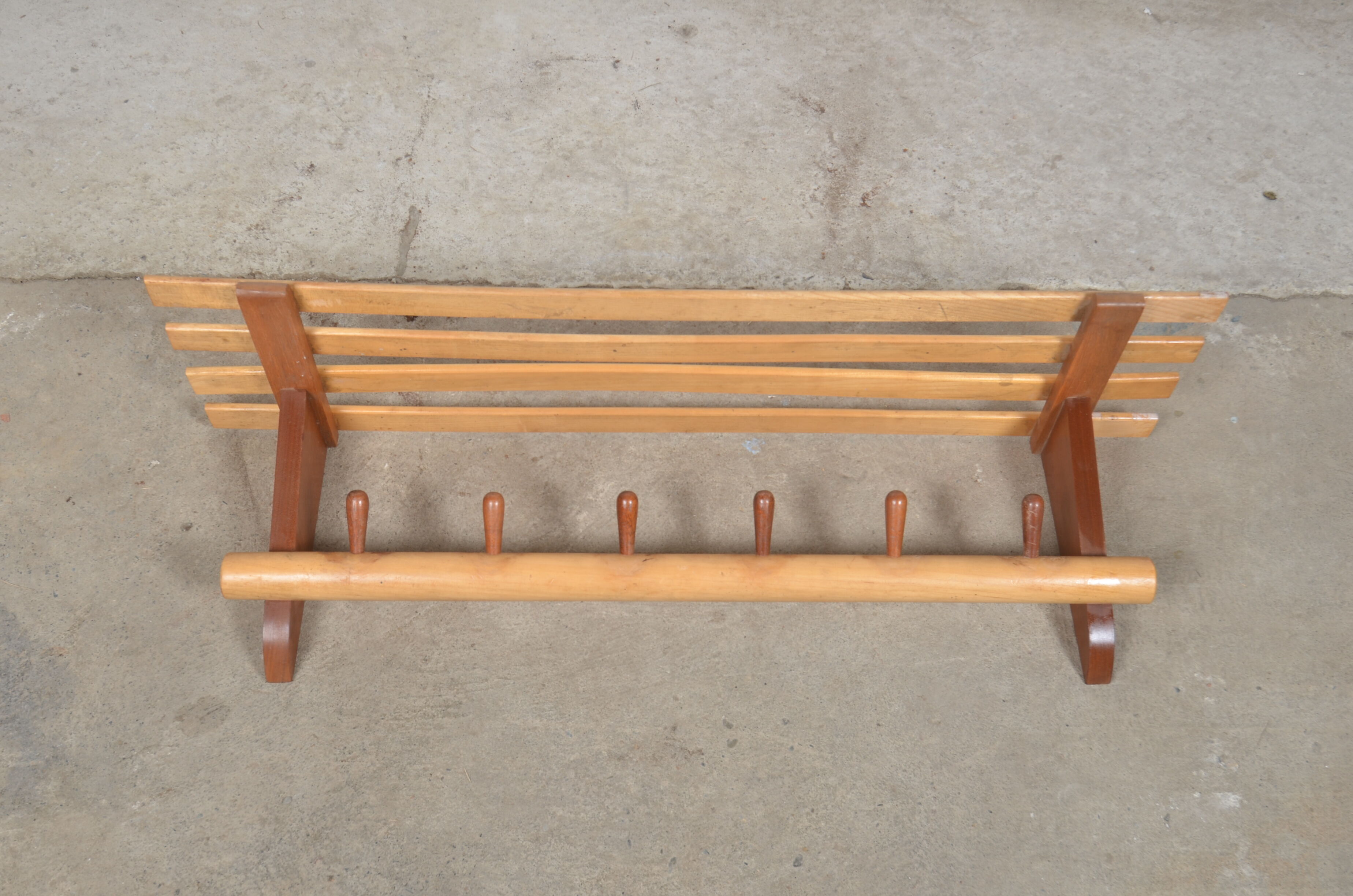 Wall-mounted coat rack