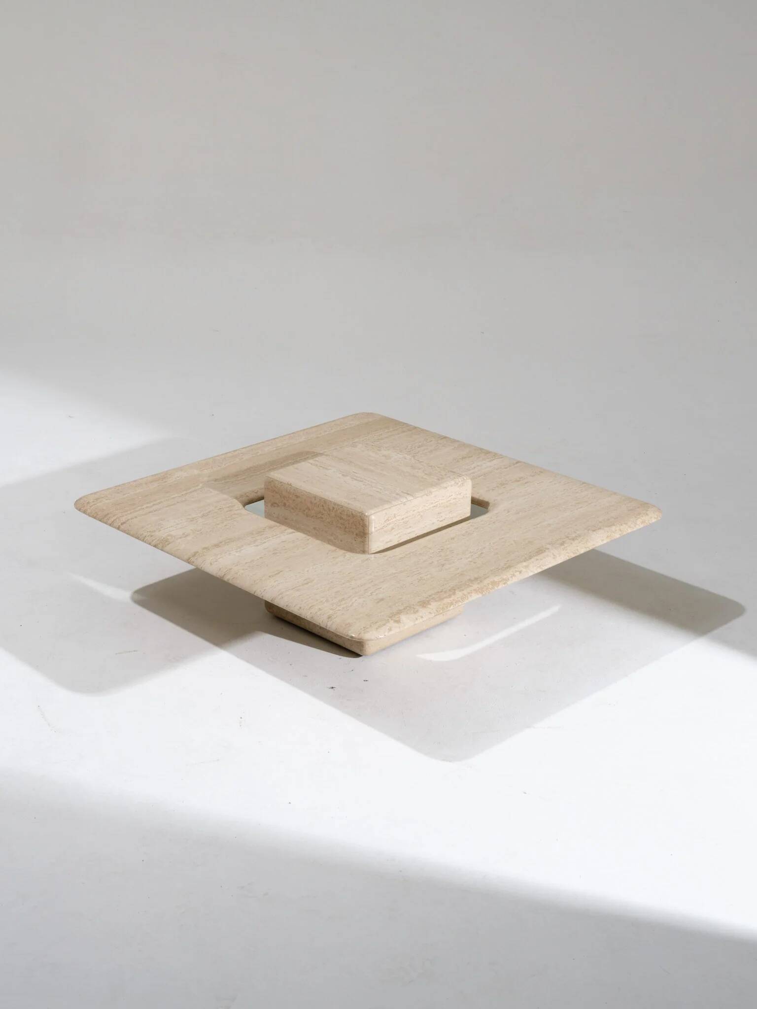 Table basse carrée Saturne en travertin, 1980s