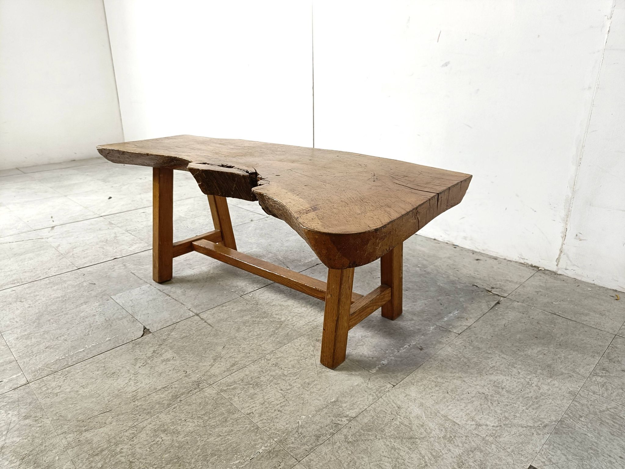 Table basse vintage brutaliste en bois, 1960
