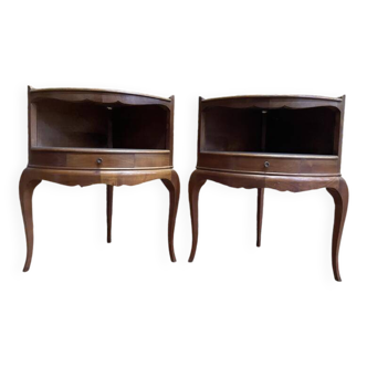 Paire de tables de chevets de style Louis XV