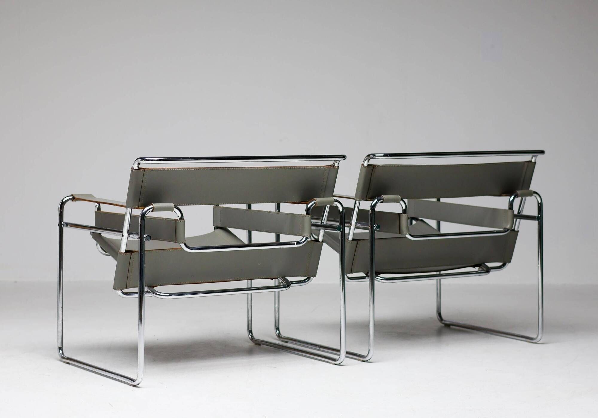Wassily chair in grey leather by Marcel Breuer for Gavina, 1960, signed.
