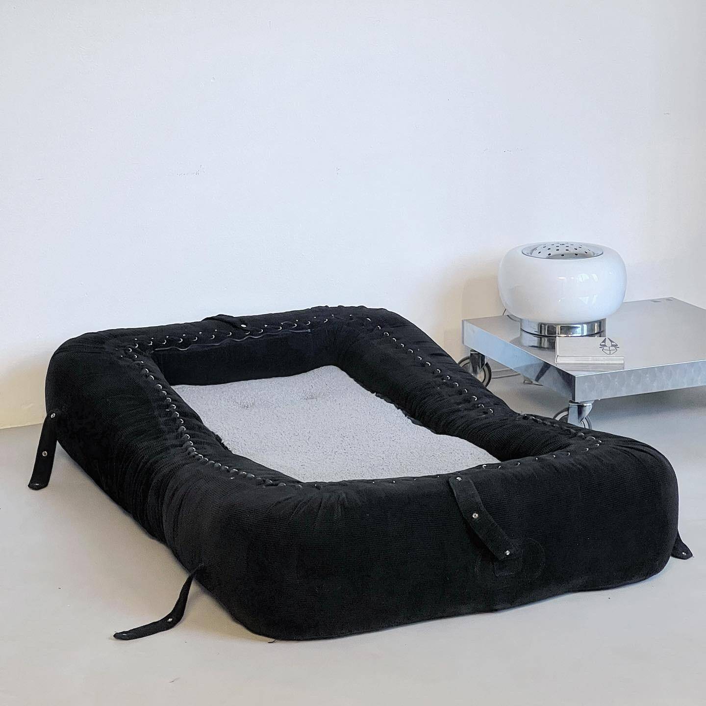 Collectible Anfibio Sofa Bed, black velvet lounge chair, Italian Space Age