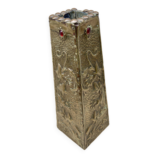 Vase métal repoussé  d'alfred daguet époque 1900 art nouveau