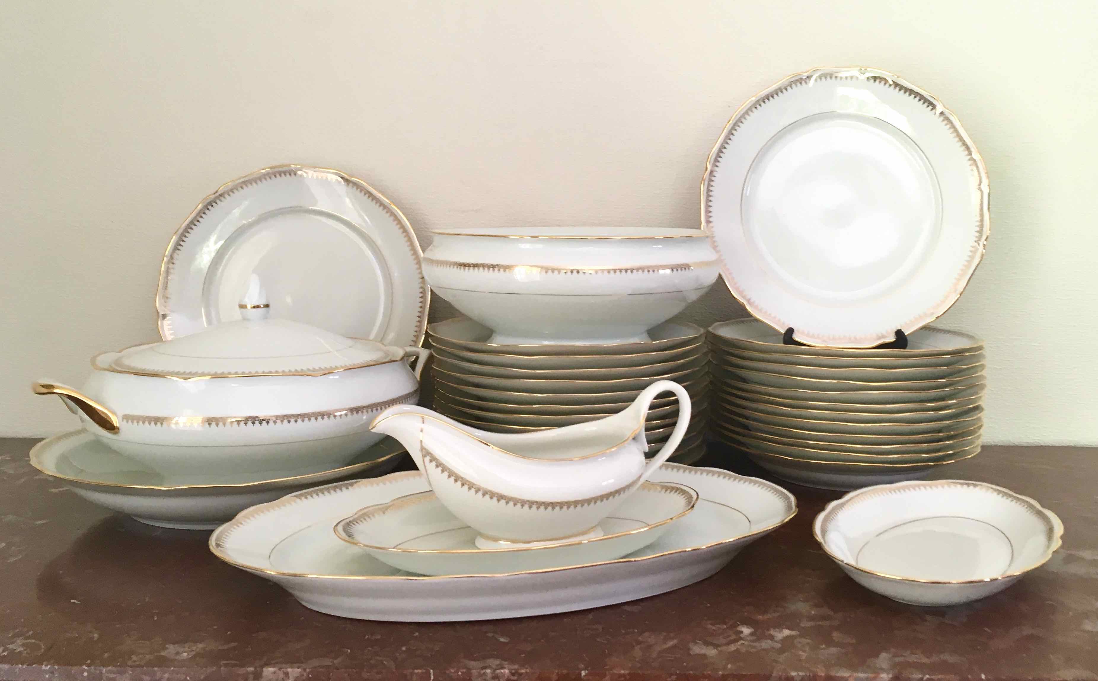 Service plates for 12 people 33 pieces Sologne porcelain