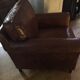 Old cuir club armchair