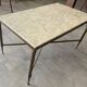 Table basse marbre blanc gris structure en métal laiton doré vintage 60s