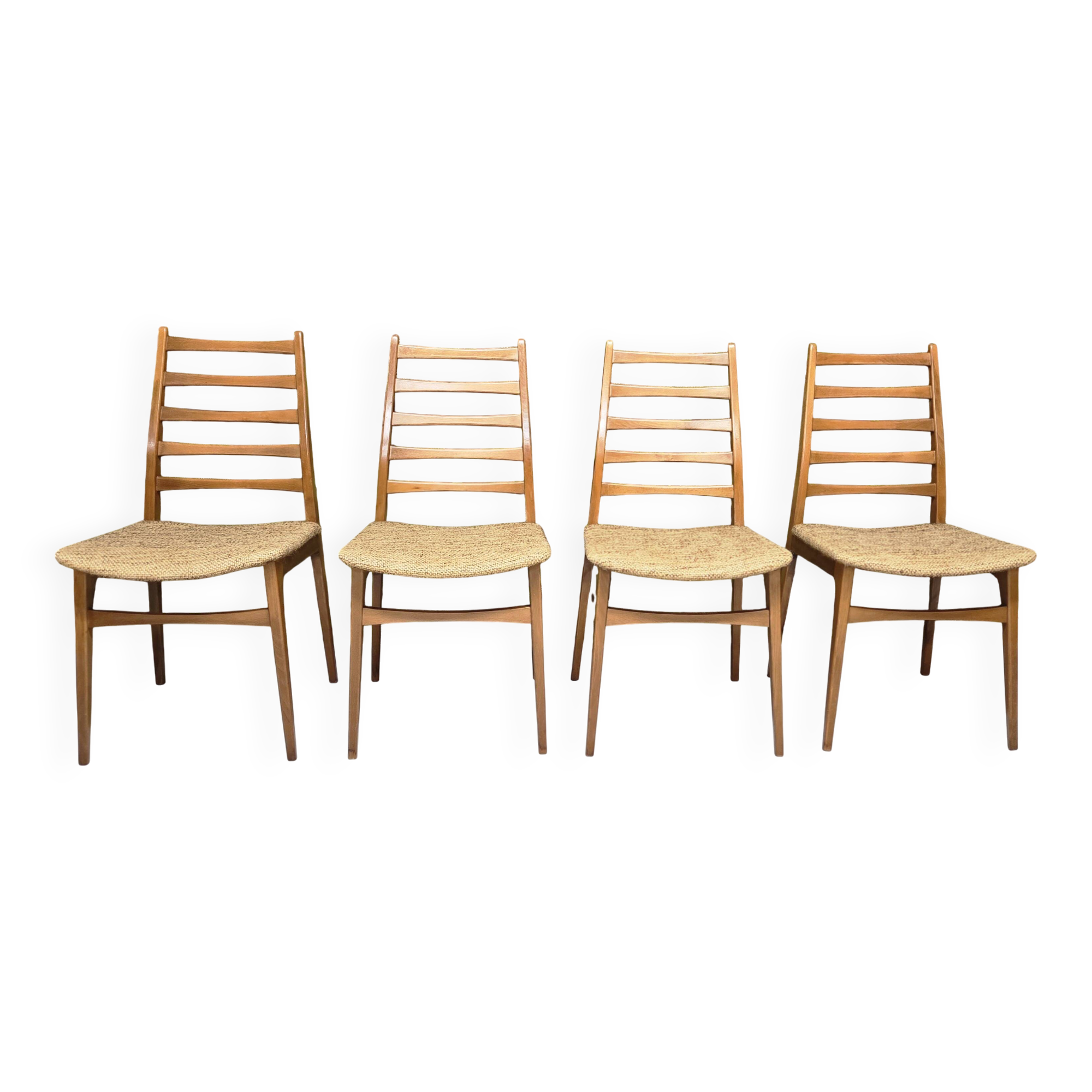 Lot 4 chaises scandinave 1970"