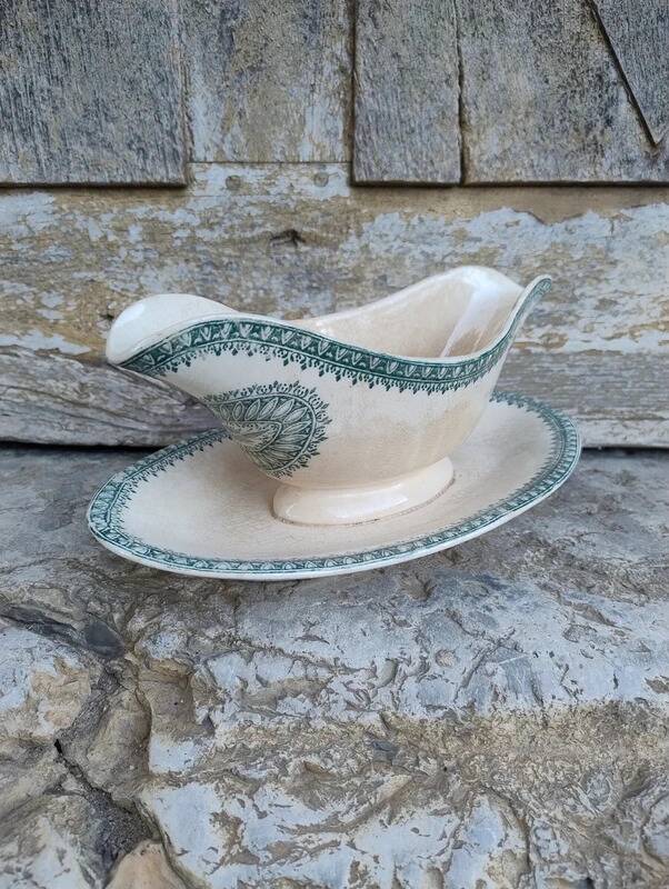 Antique sauce boat Creil and Montereau Ironstone English model