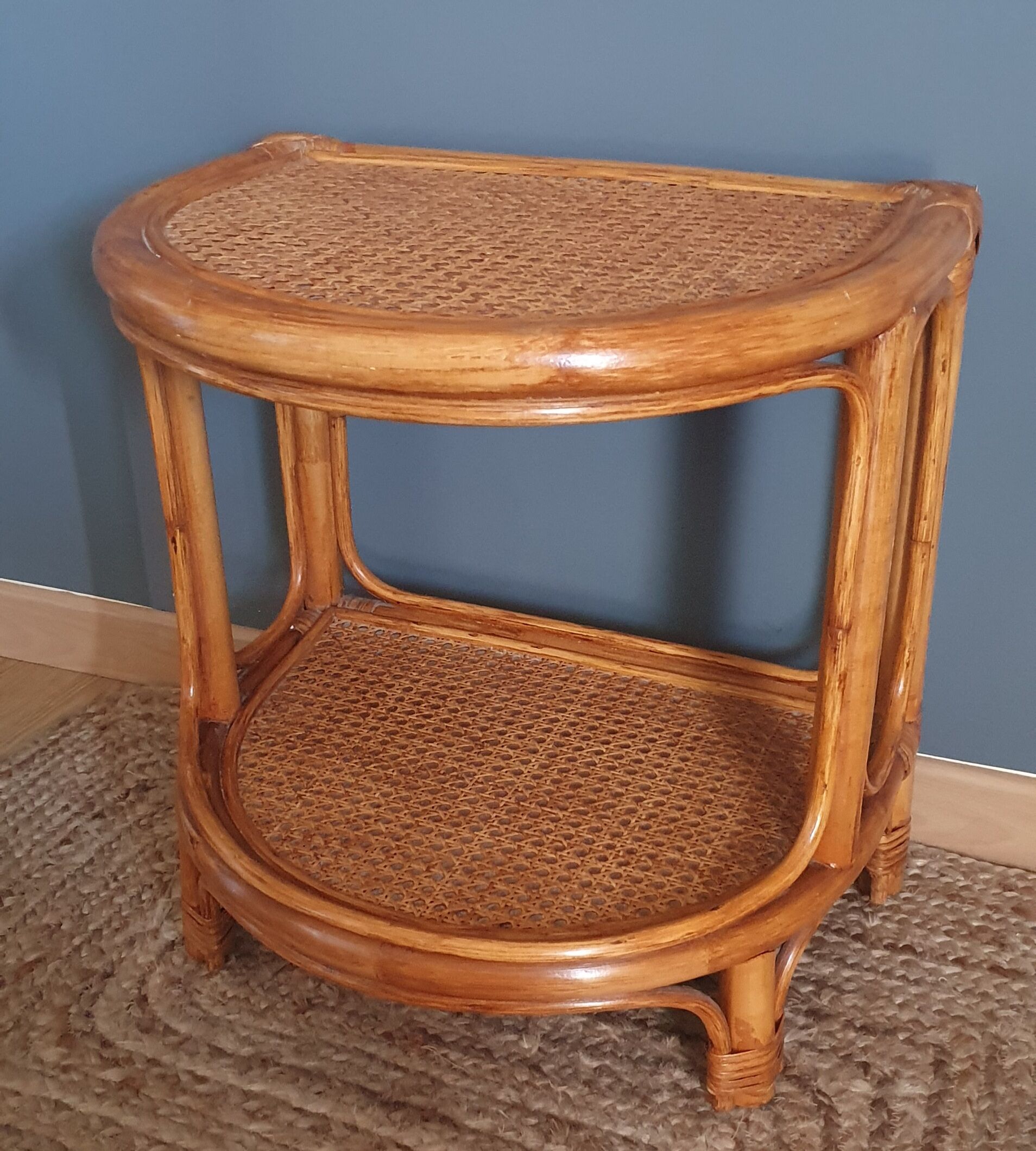 Etagère en rotin