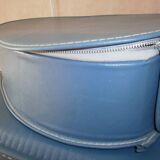 Vintage nesting suitcases called "flight attendant"