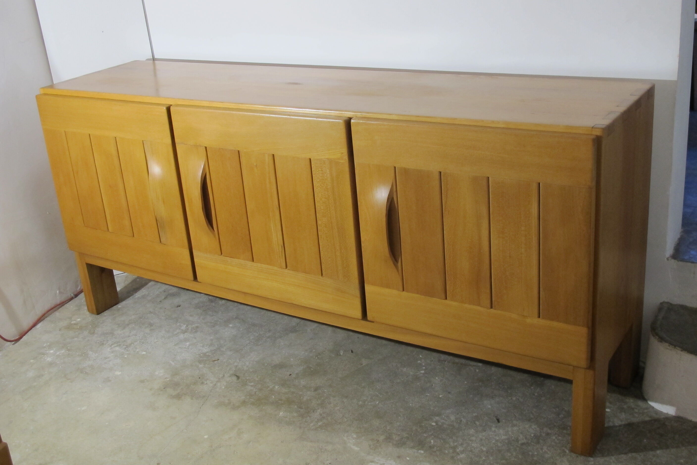 Massive Elm sideboard House Regain