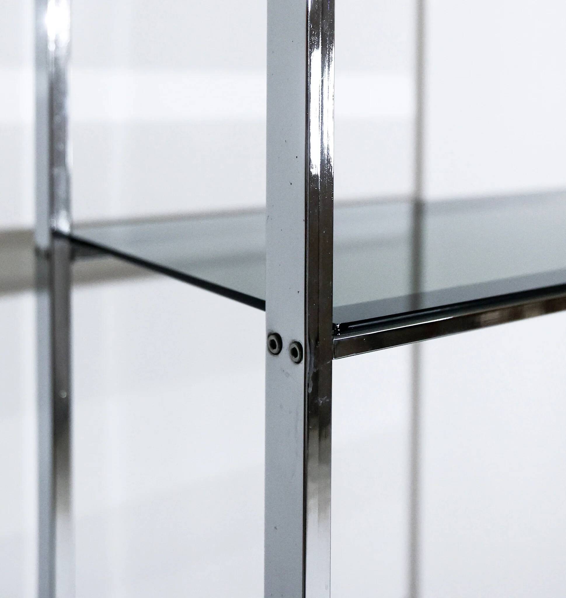 Vintage Italian freestanding shelf in chrome, 1970s