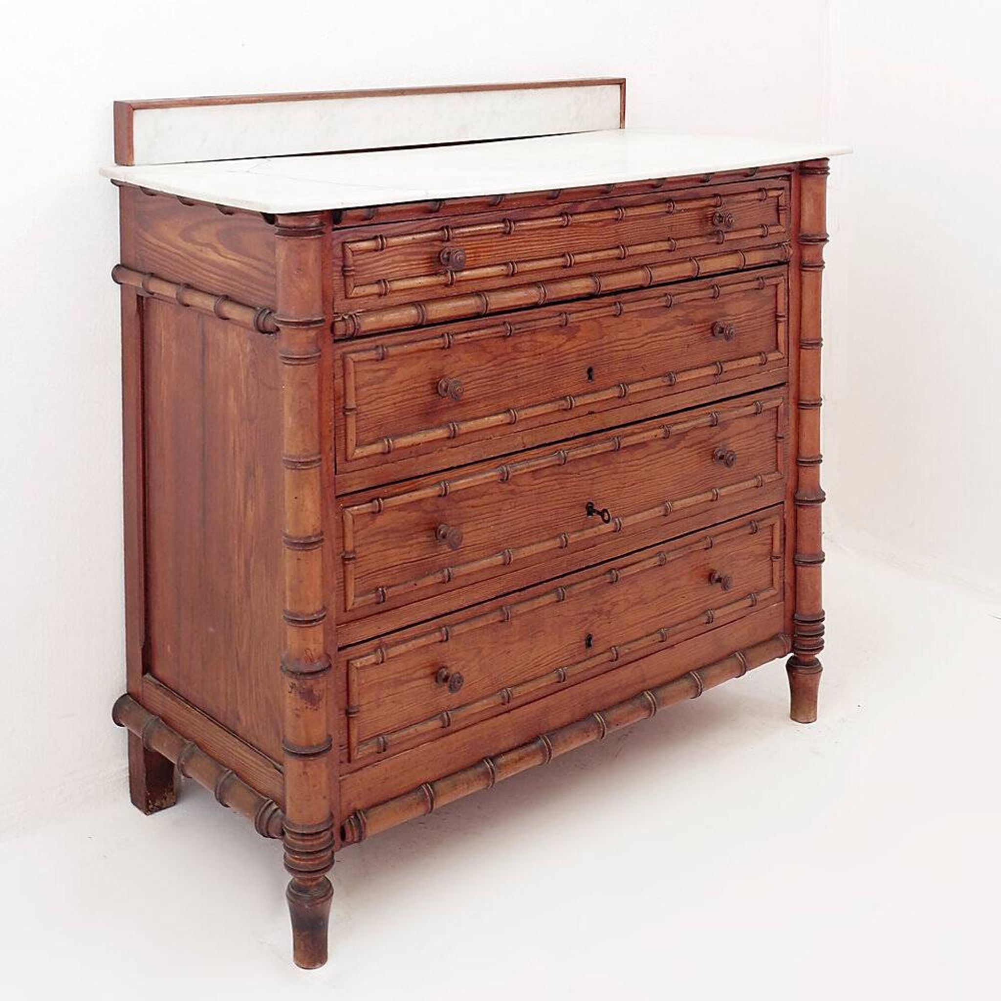 Commode en faux bambou et plateau marbre - Fin du XIXe siècle