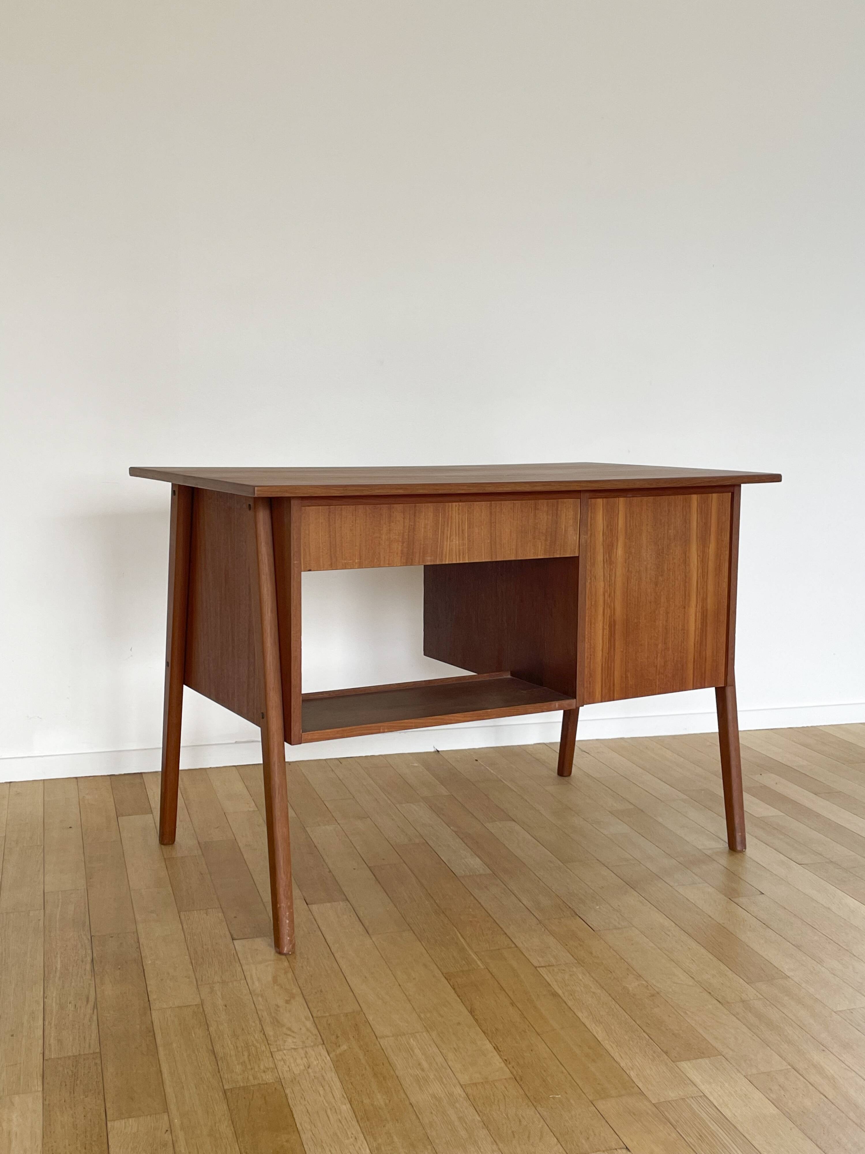 Bureau scandinave en teck 1960
