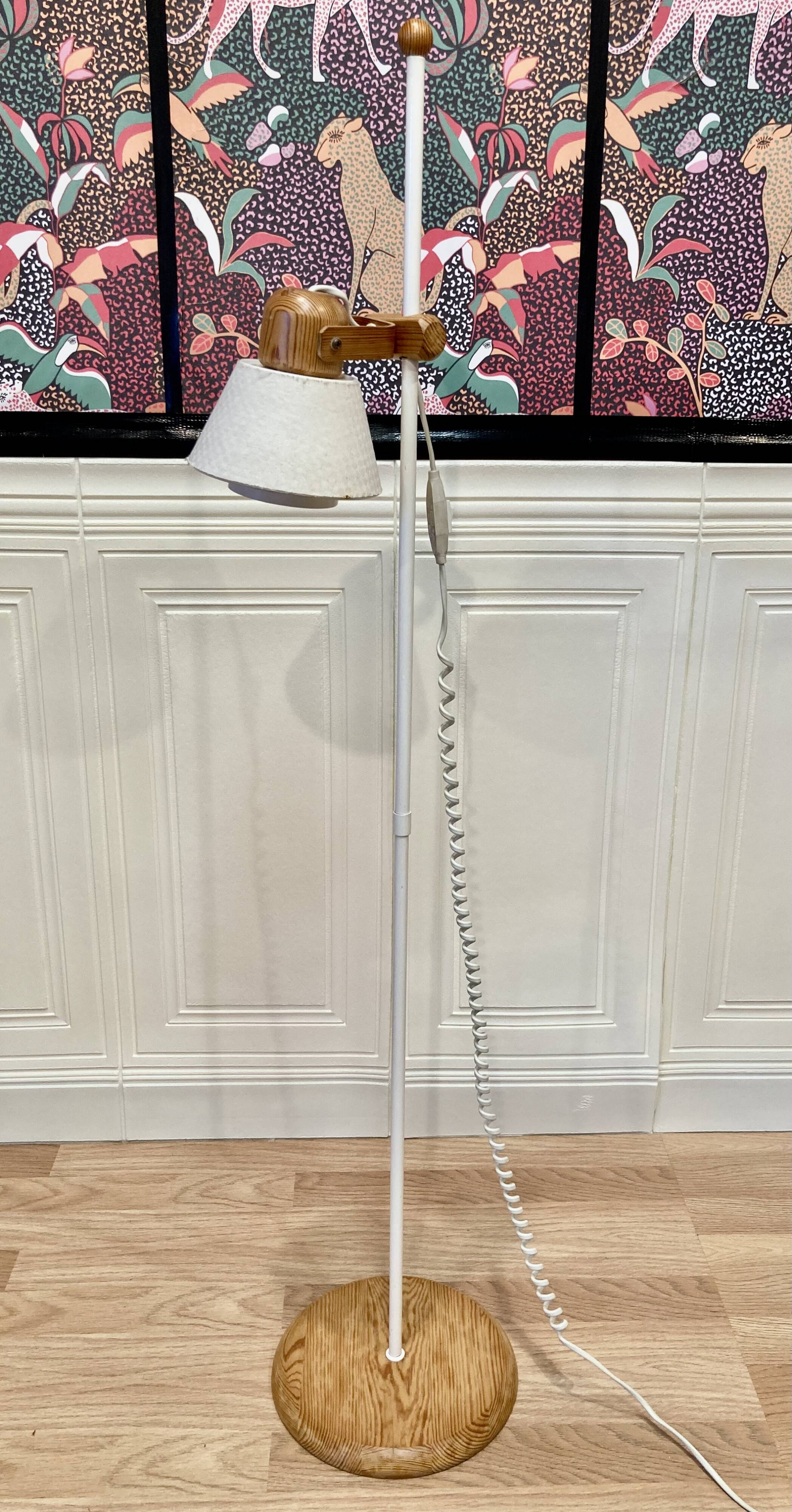 Modular scandinavian design floor lamp.
