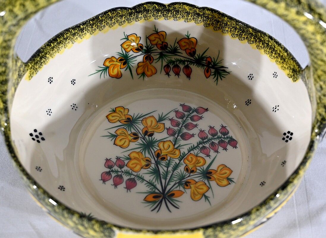 Earthenware basket, Manufacture Henriot Quimper – Mid-twentieth century