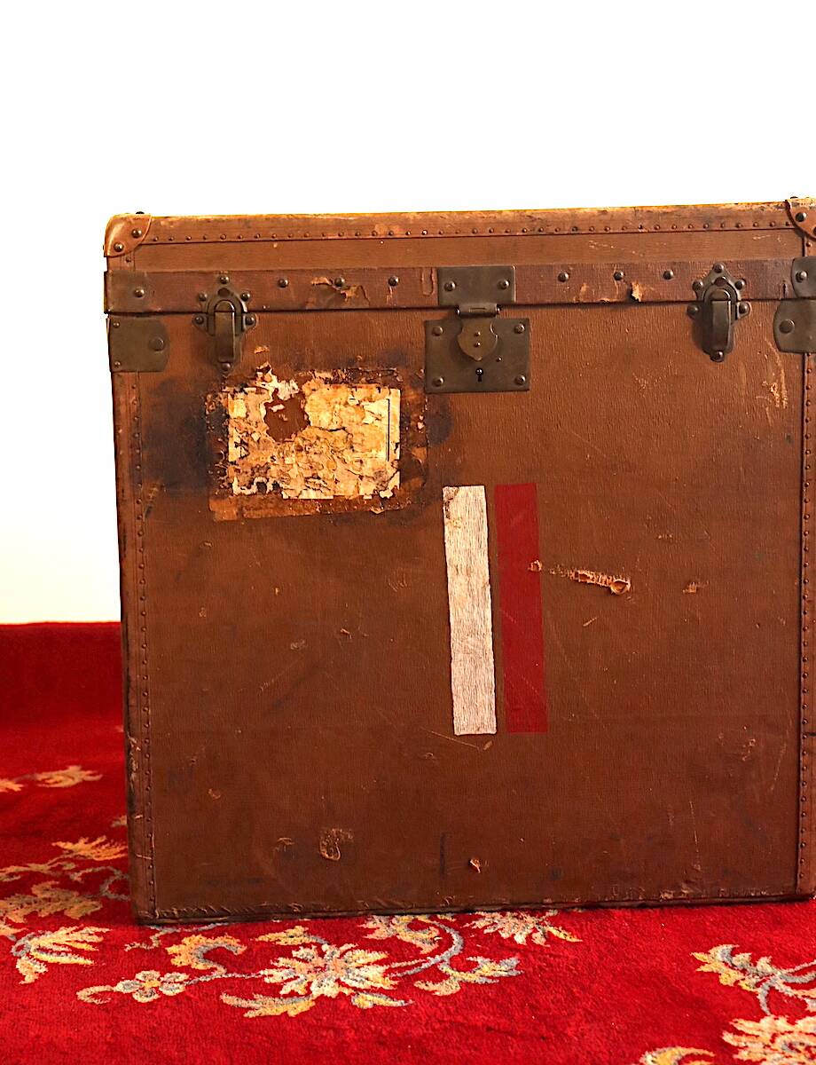 Lavoët hat trunk