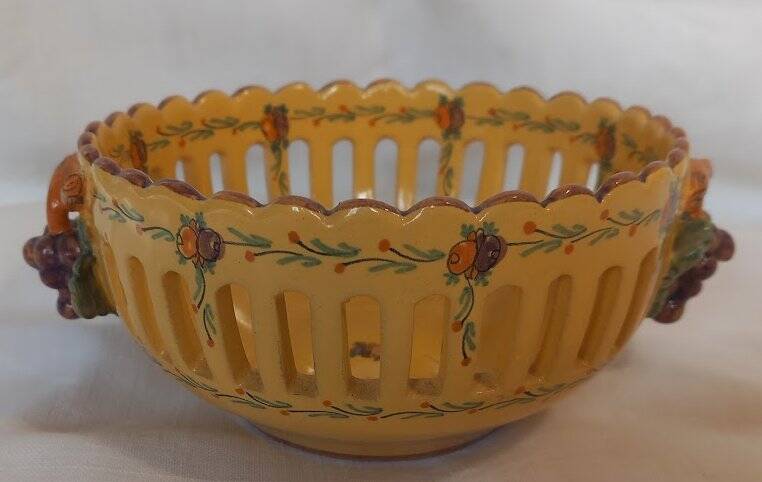Earthenware basket