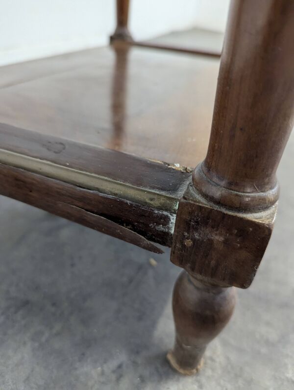 Chevet à galerie d'époque Louis XVI en acajou