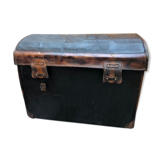 Moynat travel malle