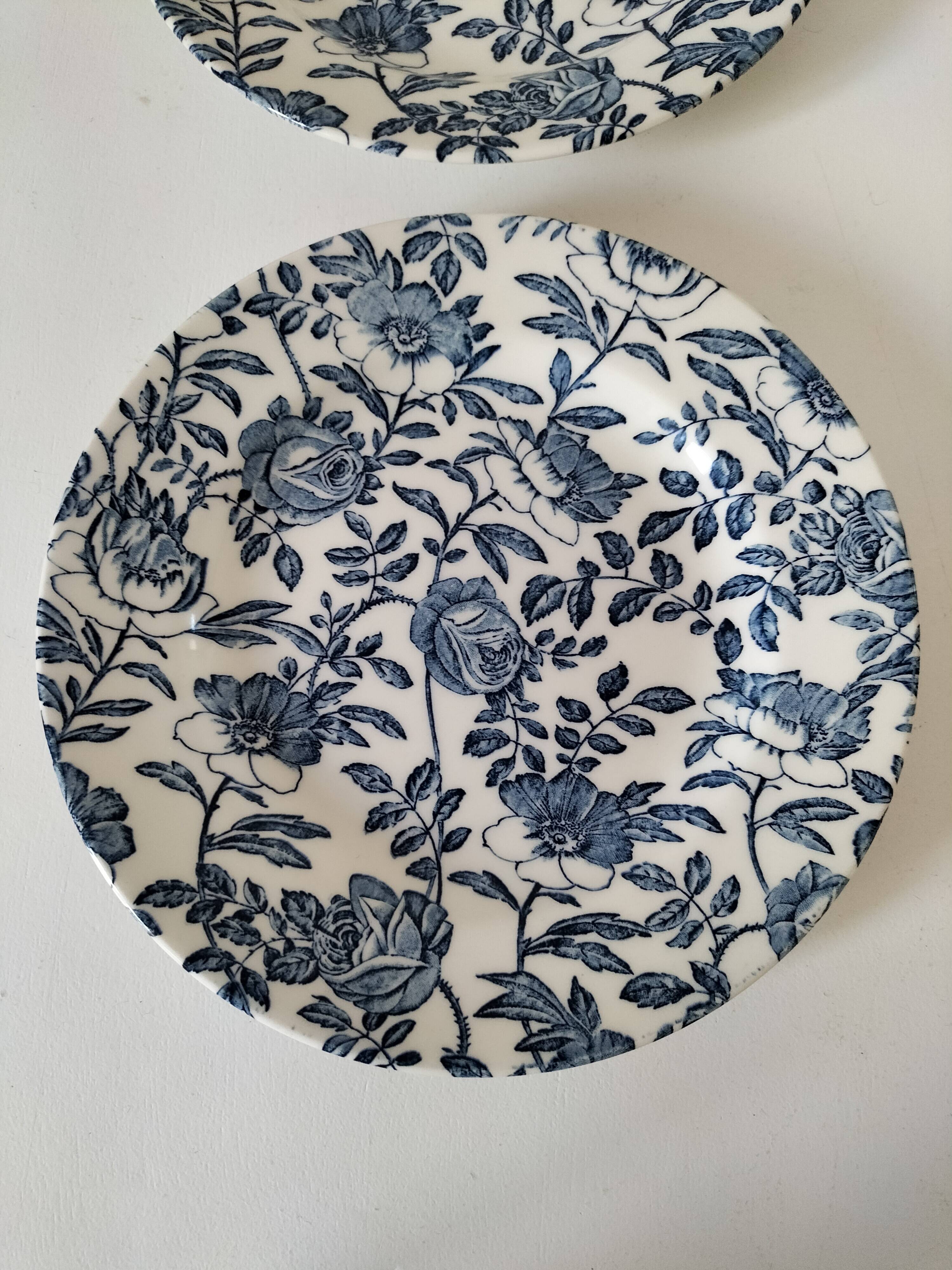Churchill English Plates Duo – Blue Floral Pattern