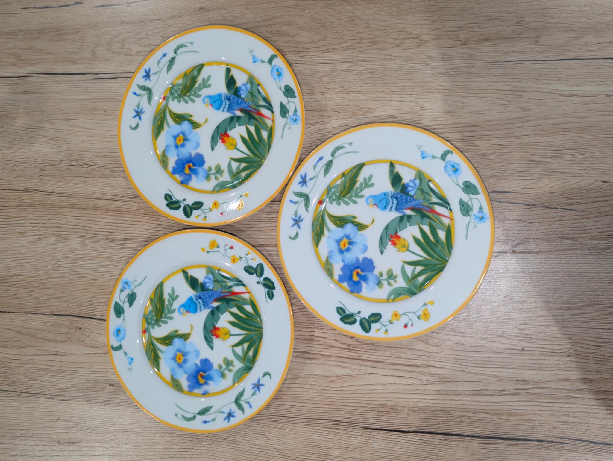 set of 3 dessert / sweet plates in white porcelain fi