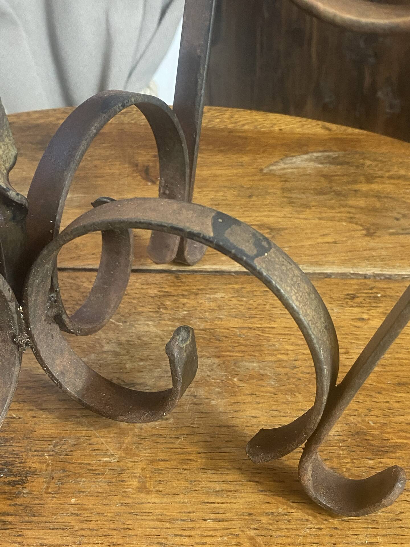 Occasional table in wrought iron and marble
