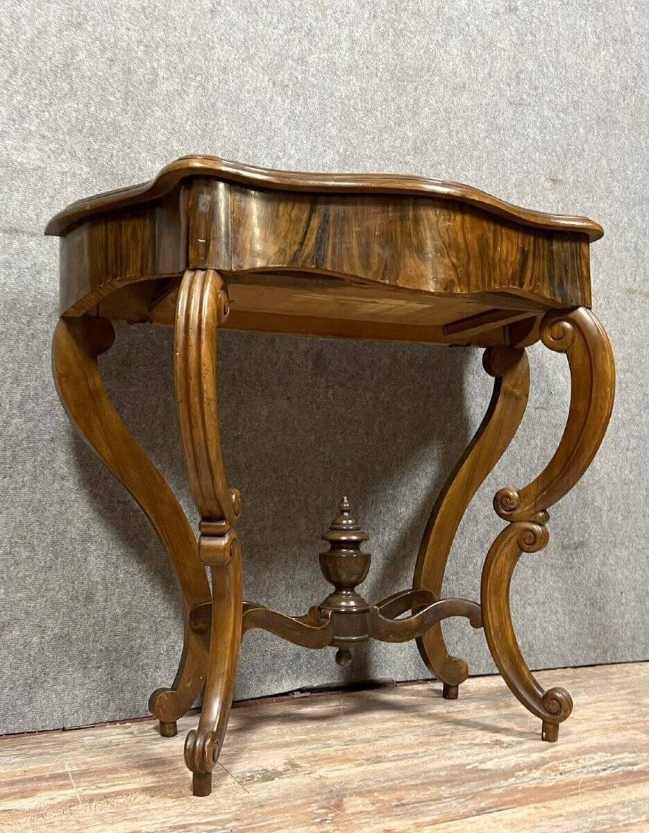 Console galbée époque Napoléon III en acajou vers 1850
