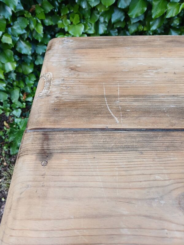 Petite table d'appoint ancienne