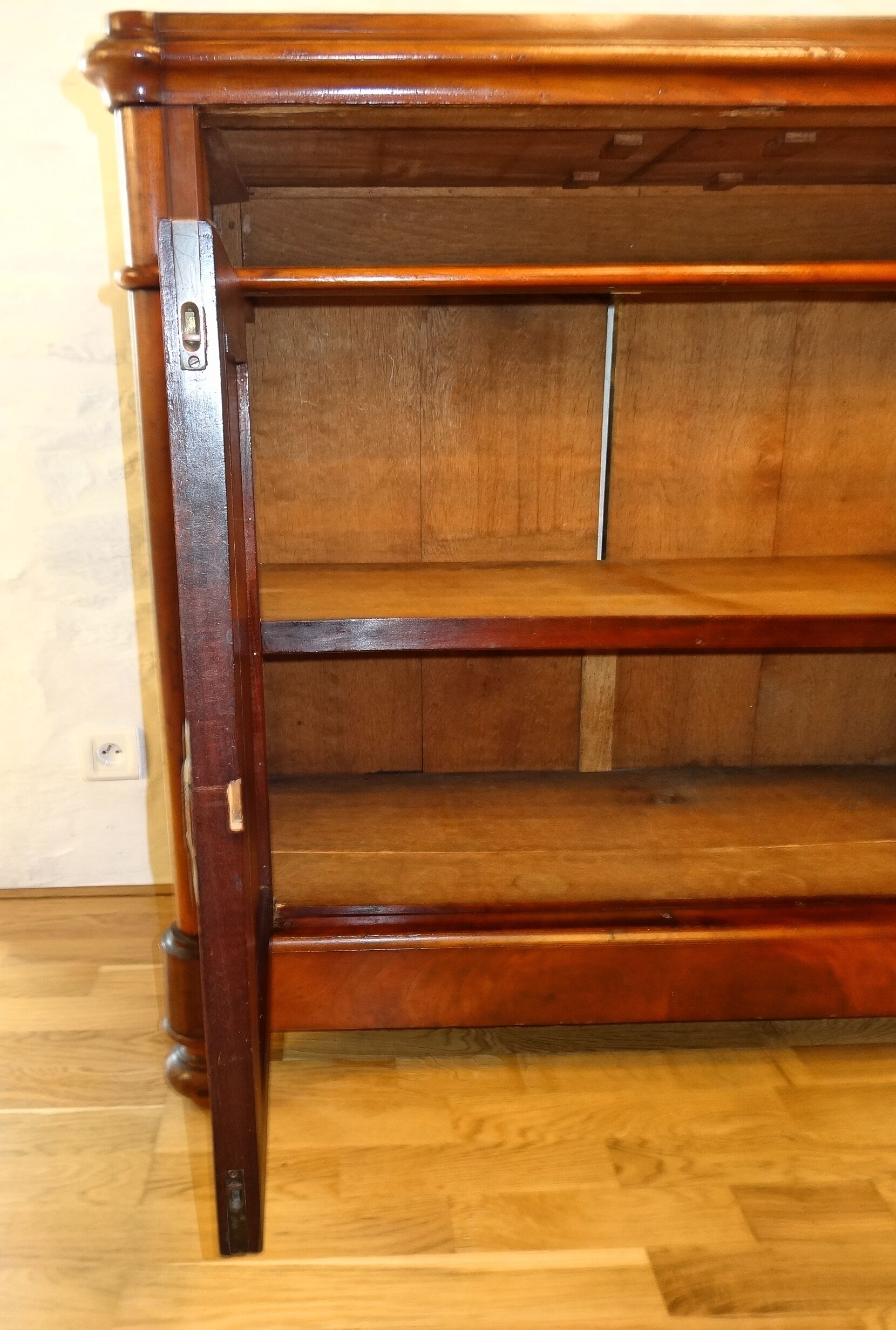 Low antique 19th century mahogany buffet