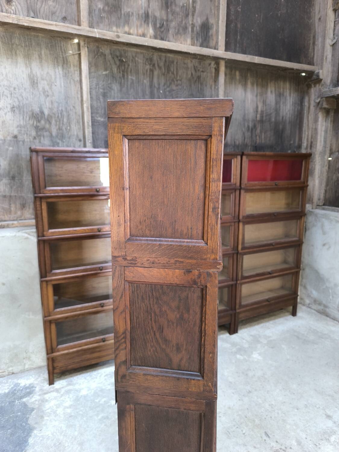 Oak display cabinet MD 1900