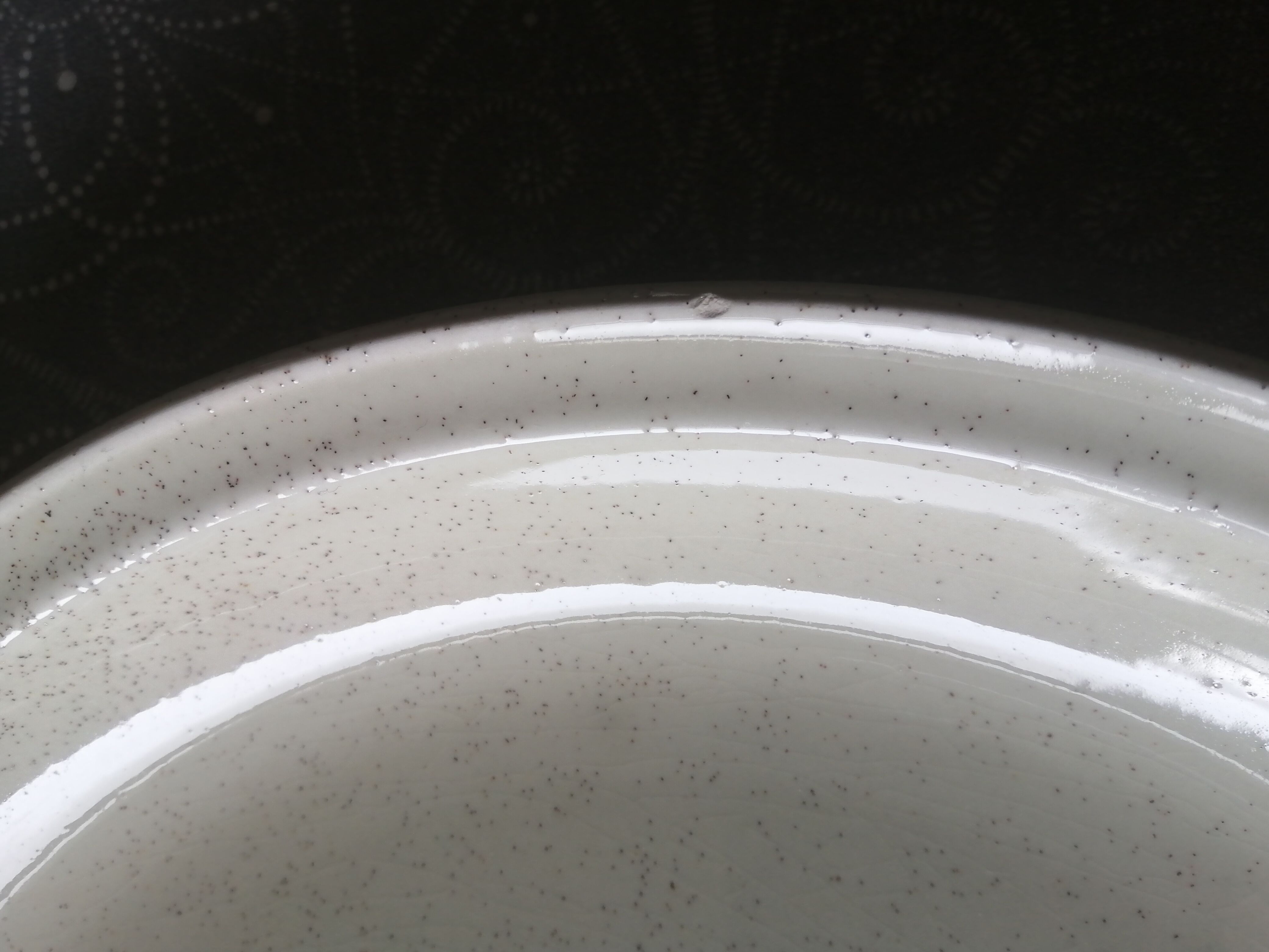 Sarreguemines sandstone dish