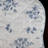 Small vintage quilt with toile de Jouy pattern