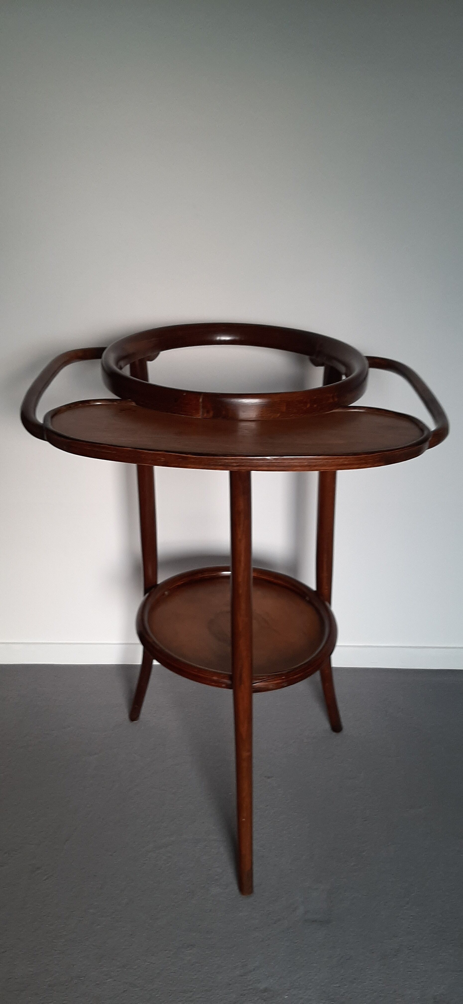 Table de toilette, barbière Jacob Joseph et Kohn