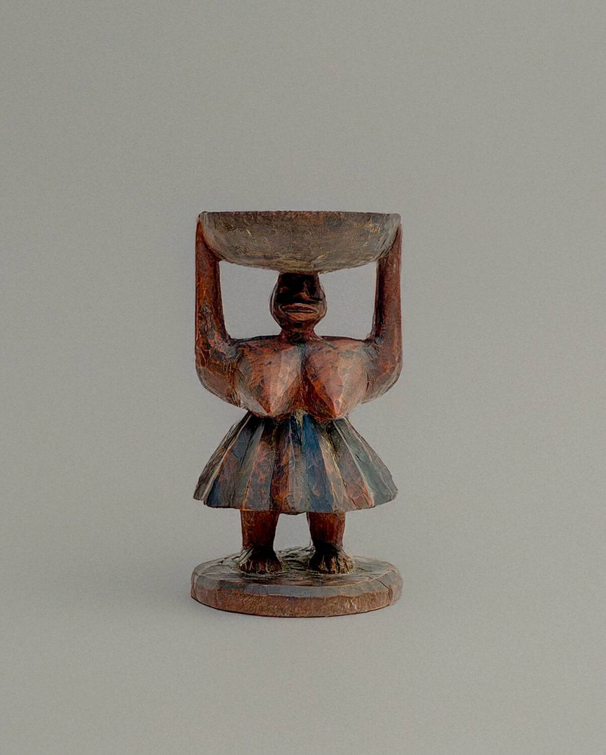 Wooden sculpture - Woman in a pleated skirt (Burkina Faso)
