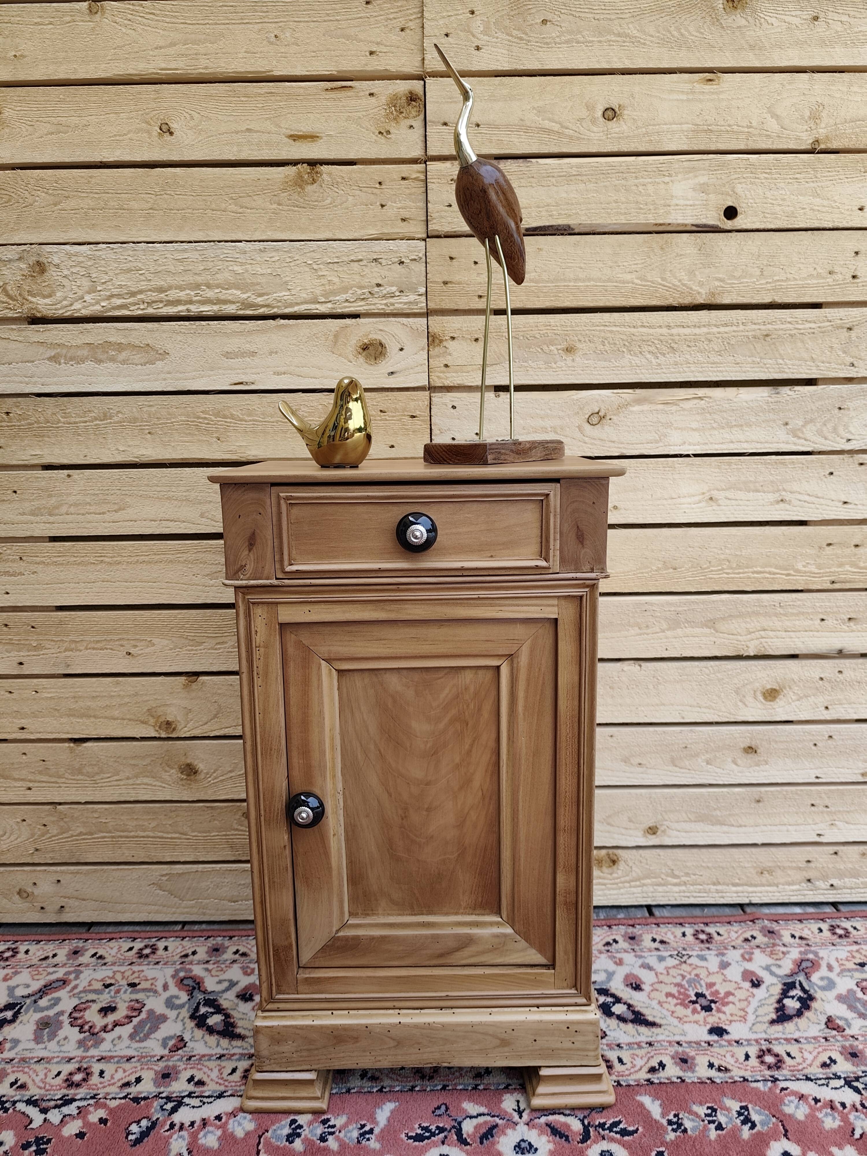 Coucou side table