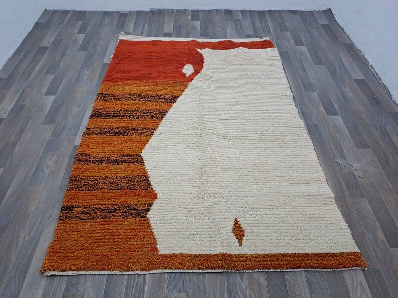 Traditional handmade Moroccan rug, size 150 x 260 cm