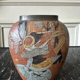 Vase en laiton émaillé
