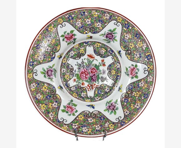 Ancien plat en porcelaine émaillée marque apocryphe de Sèvres
